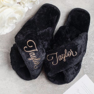 Personalized Bridal Slipper Bridesmaid Gifts Bridal Shower Wedding Bridesmaid Fluffy Bachelorette Hen Fluffy Slippers Christmas Gifts