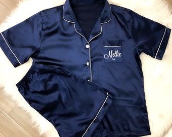 Satin personalisierte Brautjungfer Pyjamas Set mit 4,5,6,7,8,9,10,11,12,13,14,15, Brautjungfern Geschenke Pyjama Sets Brautparty PJ Sets Passende Pyjamas