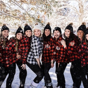 Gifts UNISEX oversized flannel shirt Bridesmaid Gift, plaid Shirt, Bridesmaid , Bridal Party Shirt, Flannel Shirt, Christmas matching shirt