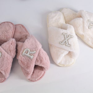 Cadeaus Spafeesten, spapantoffels met gepersonaliseerde bruidsslipper Cadeaus bruidsmeisje Bruidsdouche Pluizige pantoffels cadeaus voor haar Kerstmis