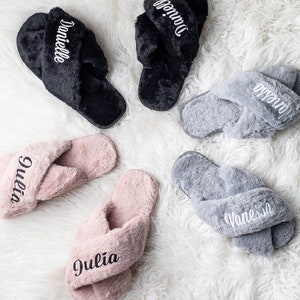 Personalized Bridal Slipper Bridesmaid Gifts Bridal Shower Wedding Bridesmaid Fluffy Bachelorette Hen Fluffy Slippers Christmas Gifts
