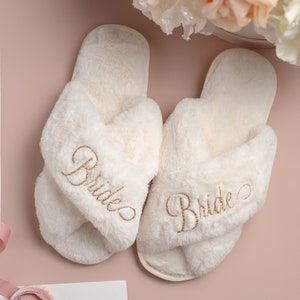 Personalized gift Bridal Slipper Bridesmaid Gifts Bridal Shower Wedding Bridesmaid Fluffy Bachelorette Hen Fluffy Slippers birthday Gifts