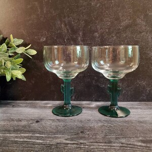 Vintage Libbey margarita cocktail glasses or dessert glasses. 16oz set of 2 cactus stem glasses