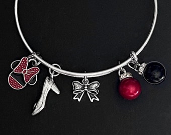 ミニーマウスをモチーフにしたブレスレット