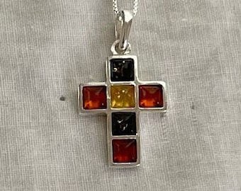 Colgante de cruz de ámbar báltico de plata 925 de varios colores con cadena de 45 cm y plata de ley.