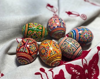 1 Piece Easter wooden eggs, Ukrainian traditional pysanky, Hand painted ornament eggs, Ukraine souvenir and gift Hand made painting