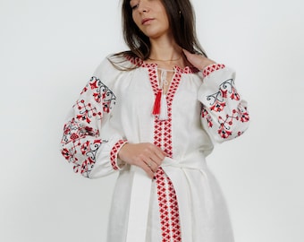 Haftowana sukienka, biała, ukraińska, lniana, wyszywanka, boho. Ukraiński strój ludowy, ukraiński, prezent dla niej, sprzedawca z Ukrainy, szykowny i stylowy