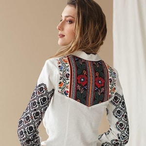 Ukrainian embroidered Linen blouse vyshyvanka blouse. White vyshyvanka bohemian ethnic shirt boho chic peasant, Gift for Her, Gift for Wife