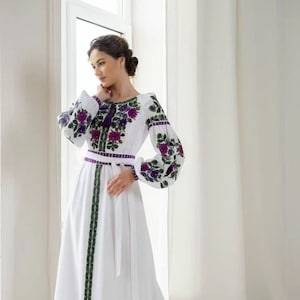 Vestido de lino bordado para boda blanco, estilo bohemio, ideal como regalo para ella o para tu esposa, estilo ucraniano, para Navidad.