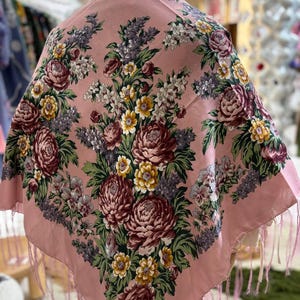 Pink Ukrainian shawl 80% Wool, Gift for Mom Traditional Ukrainian scarf, Hijab, Gifts for women, Daughter scarf flower, Floral shawl