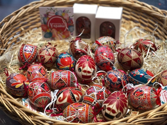 ウクライナ雑貨☆イースターマトリョーシカ『Easterヒヨコと女の子