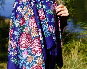 Blue Ukrainian shawl flower 80% Wool, Traditional Ukrainian scarf, Gifts for women,Daughter scarf Valentine’s, Gift for wife, Mother