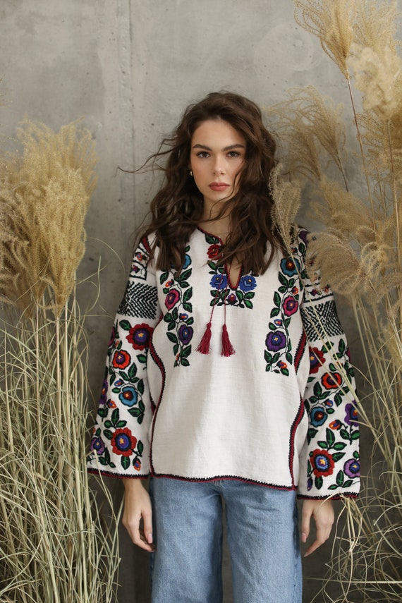 ウクライナ 刺繍 vintage ブラウス ヴィンテージ ウクライナ刺繍ブラウス ウクライナ刺繍 ホワイト長袖ブラウス vintage ウクライナ刺繍 Vintage＊ウクライナ刺繍のブラウス