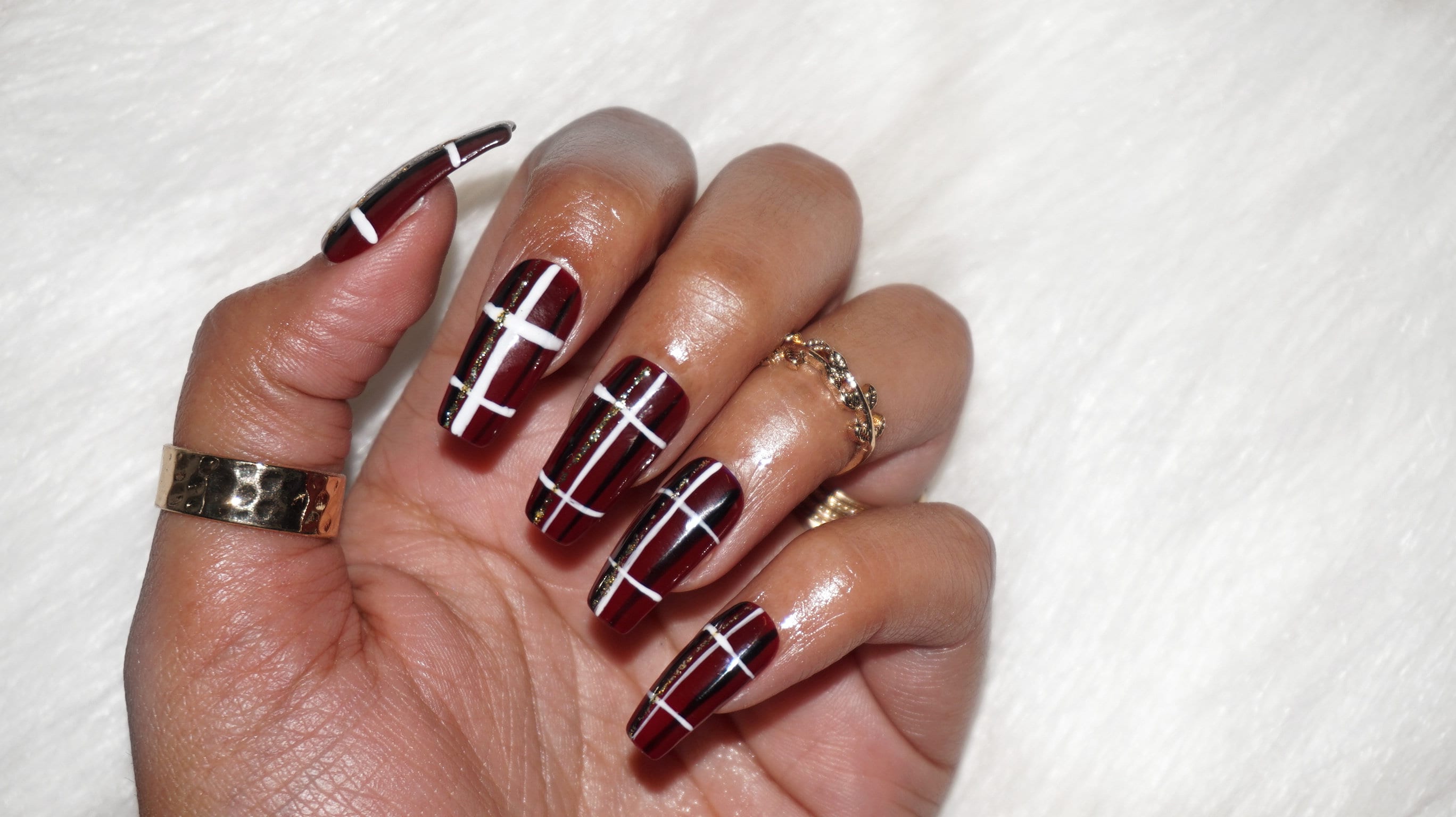 brown burberry nails