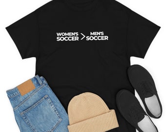 Maglietta da calcio femminile / Sport femminili / USWNT / NWSL / Coppa del Mondo 2023 / Mamma calciatrice / Maglietta femminista / Parità di gioco, parità di retribuzione / Donne nello sport