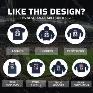Puede incluir: Un gr&aacute;fico que muestra diferentes estilos de ropa con el texto "PRESS 23" y "MORGAN 13" en azul marino. La ropa incluye camisetas, sudaderas con capucha, sudaderas de cuello redondo y camisetas sin mangas.