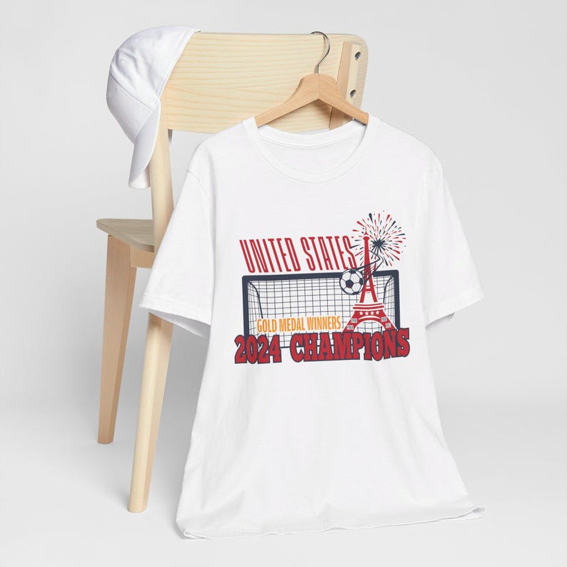 Maglia medaglia d'oro USWNT 2024 / USA Soccer / Giochi 2024 / Maglia Sophia Smith / Maglia USWNT per bambini / Calcio femminile / Mallory Swanson immagine 5