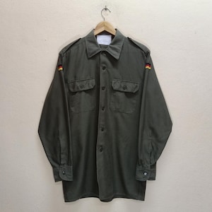 1985 WAHLER Vintage Clothing Alemanha Ombro Bandeira Patch Logotipo Militar Exército Verde Manga Longa Botão Completo Camisa de Campo Tamanho Grande