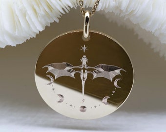 FOURTH WING • pendentif Fourth Wing 26mm • Basgiath War College • Dragon Rider necklace • fourth wing jewelry • fourth wing necklace •