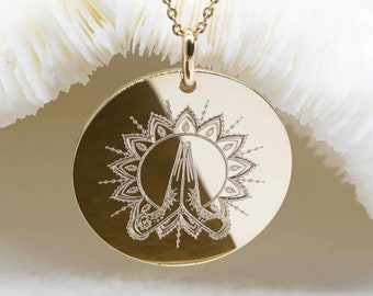 NAMASTE • Pendentif NAMASTE 26mm (1,02') • bijoux yoga • yoga necklace • Cadeau pour Yogi • collier Namaste • namaste Jewelry • yoga gifts