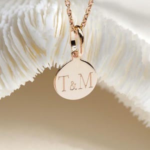 Collar con inicial • Colgante INICIAL personalizado de 9 mm • collar con dije de letra • Collar con letras • joyería inicial • collar con dije inicial