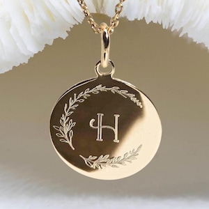 regalo de bautizo • medalla de bautizo de niña de 17 mm • bautizo de bebé • joyas de bautizo • collar de bautizo • collar con letras • regalos de bautizo •
