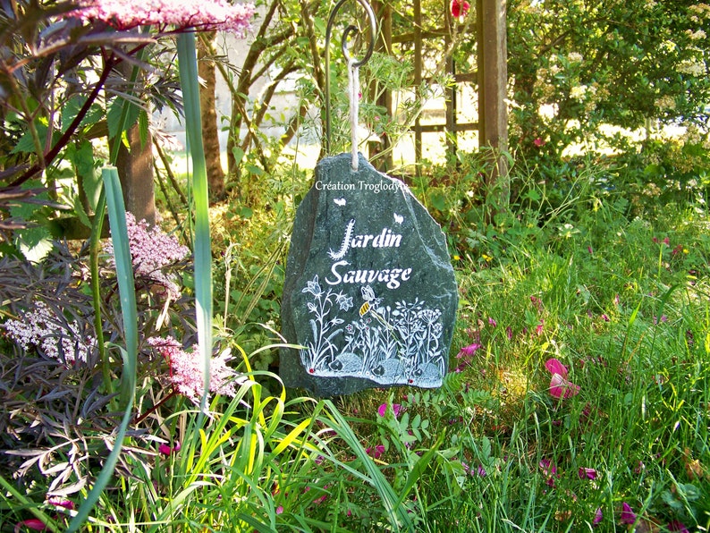 Pancarte de jardin, plaque en ardoise peinte main, pour la décoration de jardin, jardin sauvage, un clin d'œil à la nature image 5