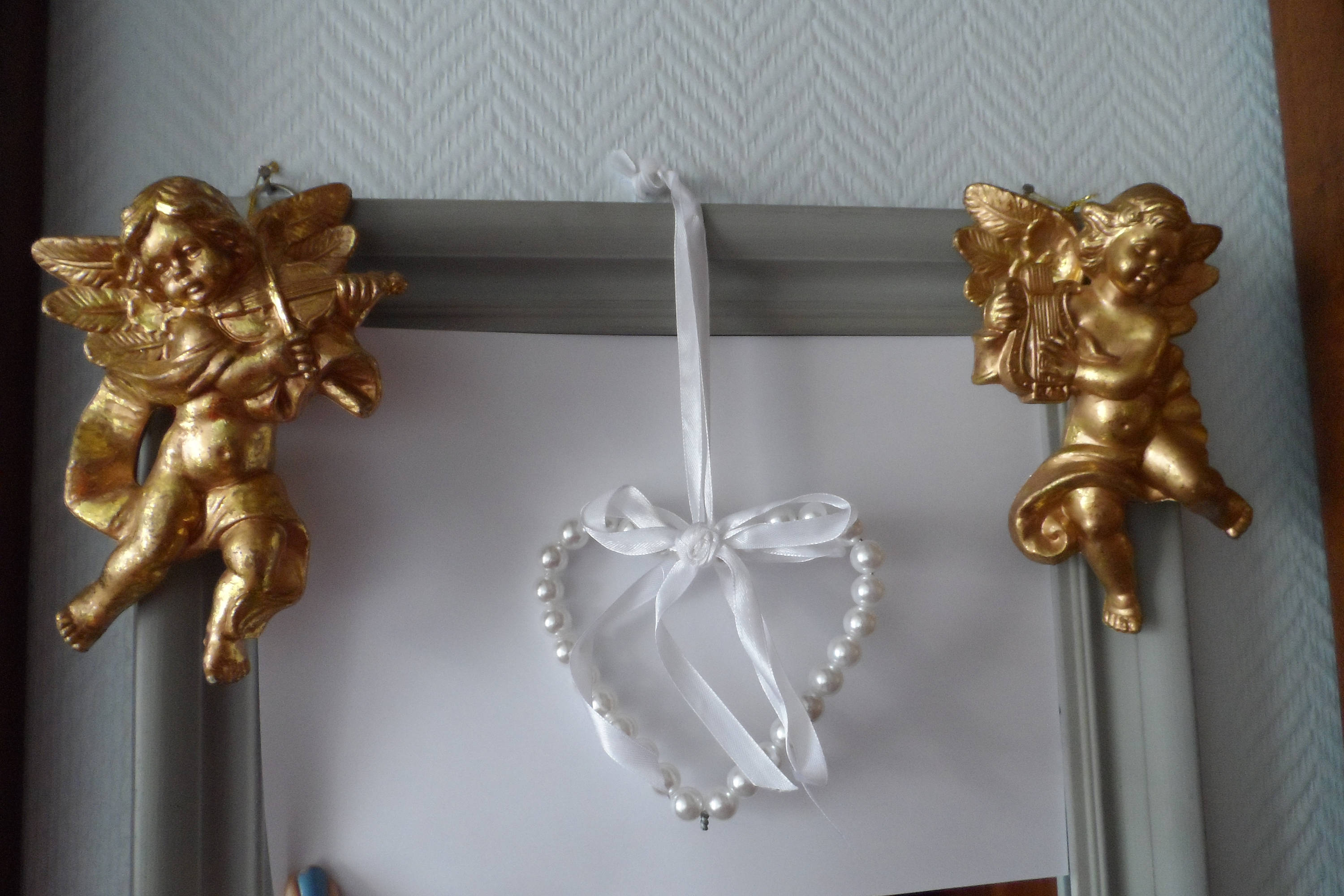 Cœur, en Perle Blanche avec Galon, Ruban Blanc et Fleur Belle Décoration , Saint Valentin