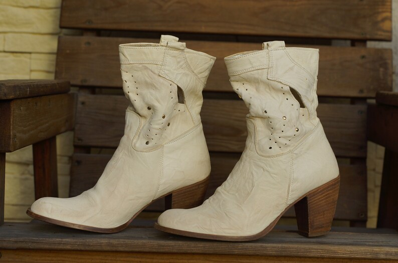 boot cream colors