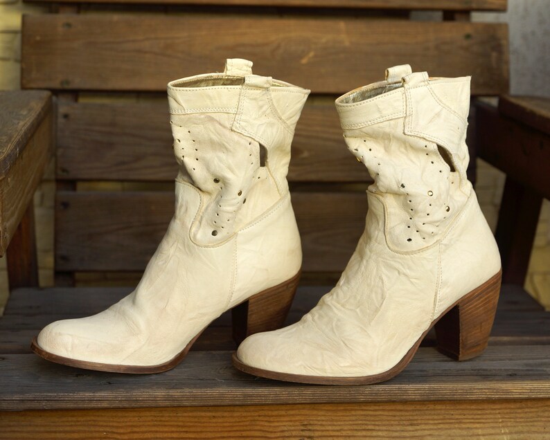 boot cream colors
