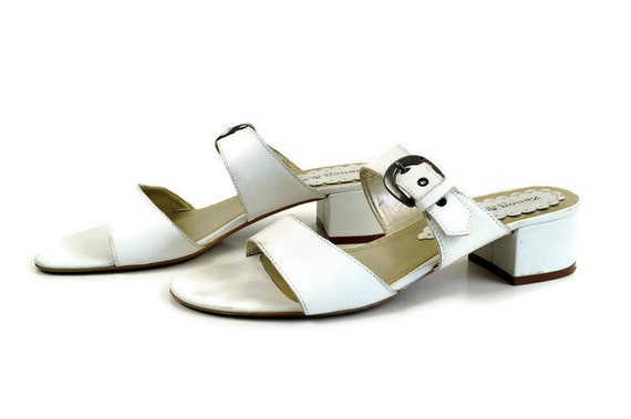 white sandals size 10