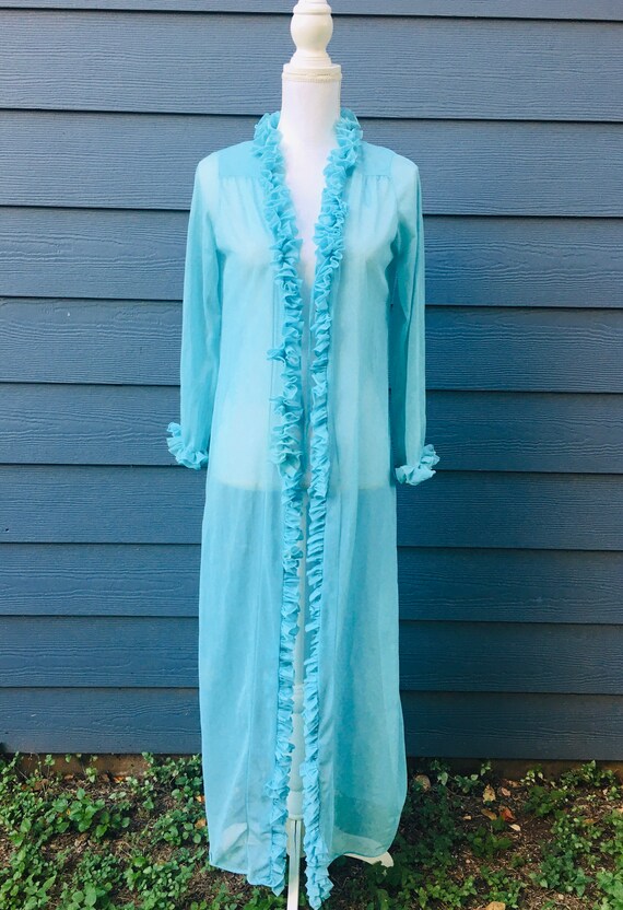 Light blue 1950’s chiffon ladies night robe