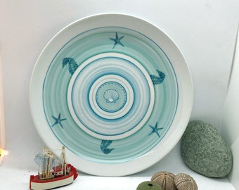 Assiette de présentation en porcelaine  peinte à la main,  turquoise et ambiance marine