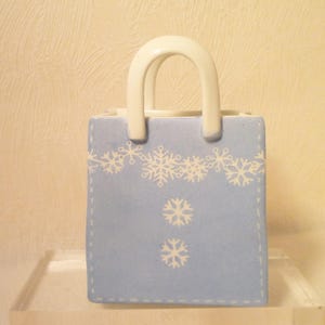 Vide poche à personnaliser en porcelaine en forme de sac à main motifs flocons image 3