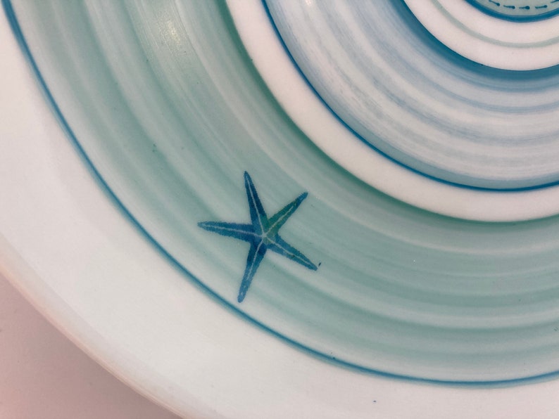 Presentation plate in hand-painted porcelain, turquoise and marine atmosphere image 4