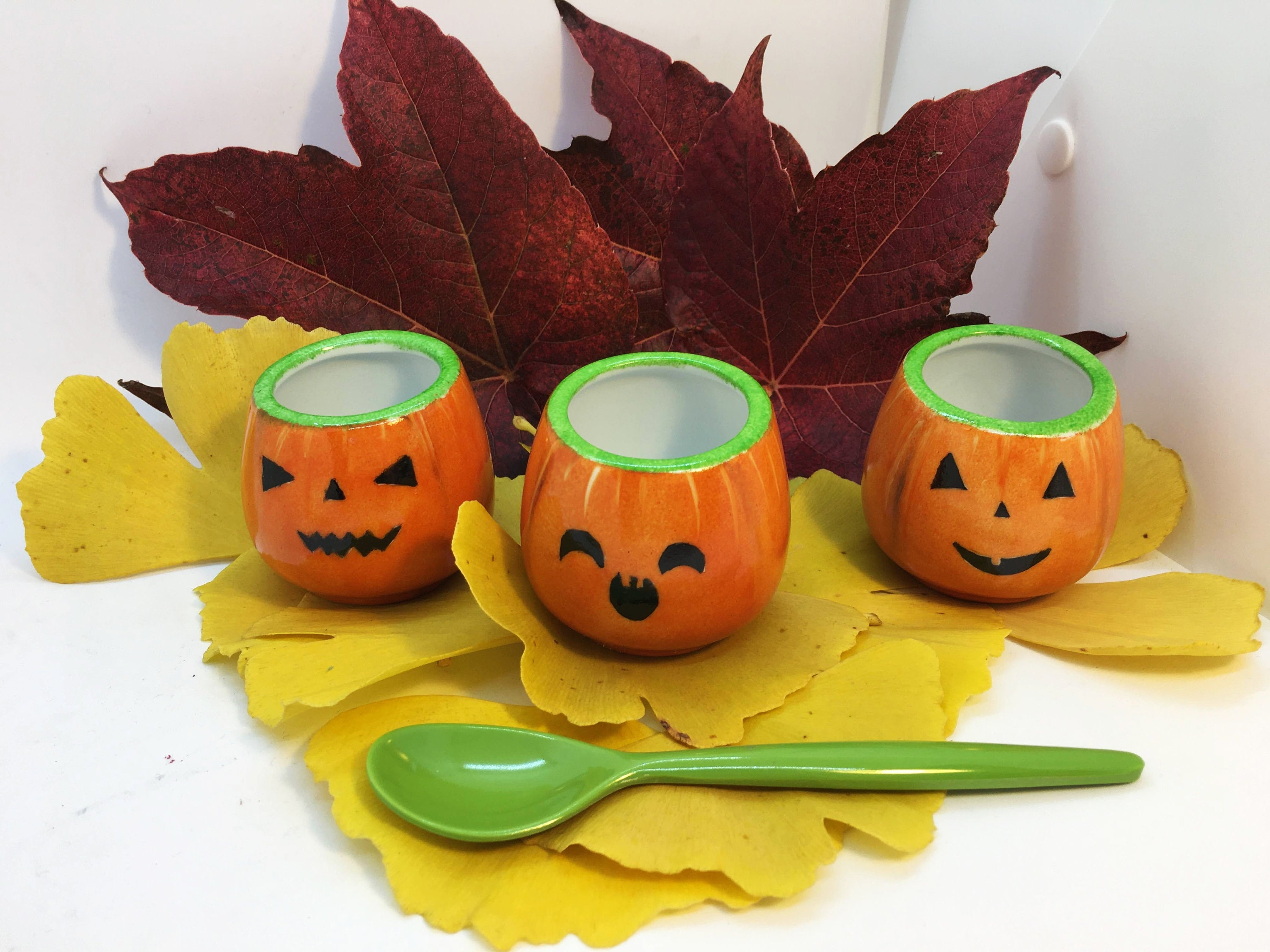 3 Coquetiers Décor Citrouilles d'halloween , en Porcelaine Peints à La Main