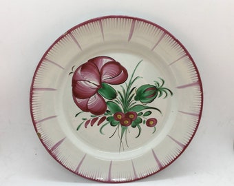 Assiette ancienne  de collection en faïence de l'  Est de la France bord peigné décor floral