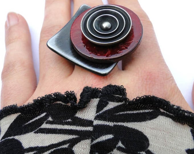 Large wooden ring metal and metallic resin red and black gunmetal graphic SPECIALE K adjustable adjustable Best seller