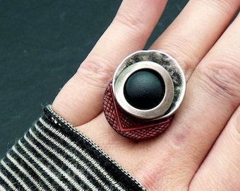 Small ethnic wood ring silver red black metal resin NEW RETRO adjustable Best seller