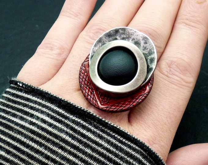 Wooden ring, red and black, silver metal and adjustable resin - NEW RETRO - Best seller!