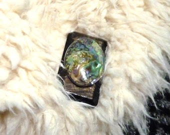 Mother-of-pearl magnetic brooch on a horn rectangle for fastening vests and scarves | ABALONE | - KUMKA