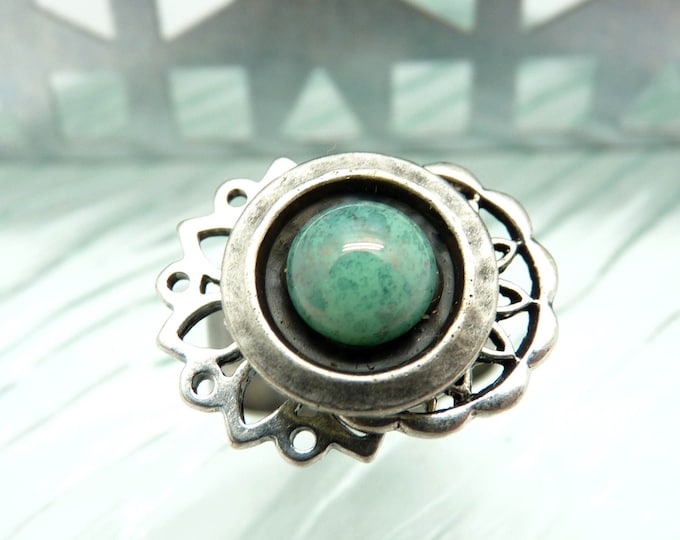 Small Chiseled Silver Metal Ring and Adjustable MIMI Water Green Turquoise Glass