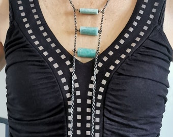 Long necklace, sautoir necklace with 3 rectangular amazonite stones, blue green, gunmetal chain, graphic, minimal TRISTONE