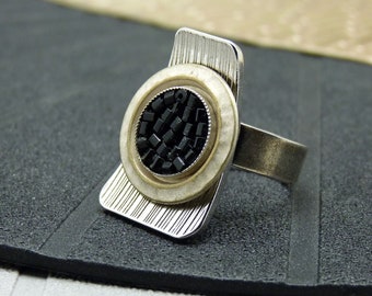 Small long silver plated ring ribbed metal pearly white black glass ROMY adjustable adjustable