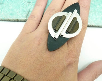 Large Long Ring with Horn and Ethnic Graphic Metal Design | FUTURA | Adjustable - KUMKA