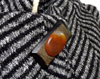 Magnetic brooch with orange agate stone and horn rectangle, for fastening coats, chunky cardigans, and stoles | AGATE | - KUMKA
