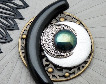 Large Bronze & Green Magnetic Brooch | ATLAS | for fastening a coat