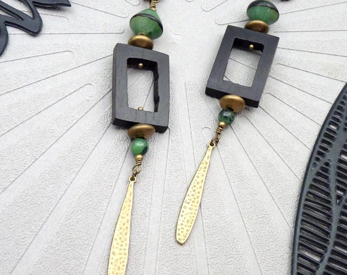 Image de l'article à la une: Boucles d'oreilles bois noir, Vert et Bronze, chic ethnique | LIANE | Option Clips - KUMKA