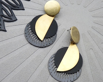 Graphic Earrings Black & Matte Gold Brass | SOHO | Clip-on option
