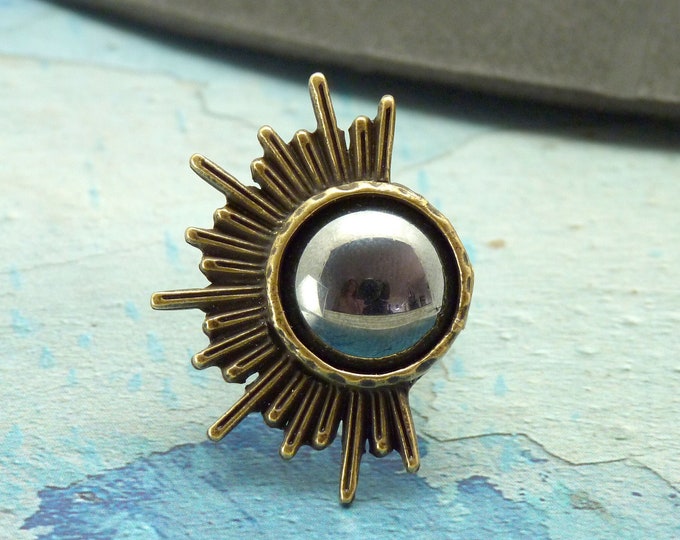 Bronze half-sun ring with hematite stone, graphic | HEMATITE HALF-SUN | adjustable